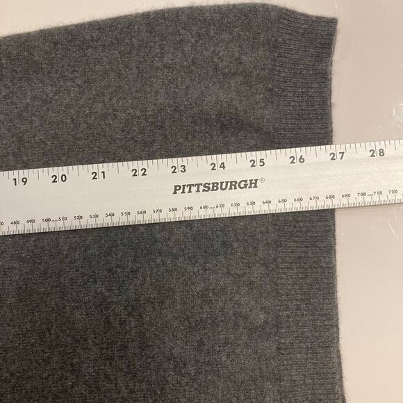 Nwot THEORY Sweater Women L Cashmere Grey Scoop-Neck Long-Sleeve - Picture 8 of 9